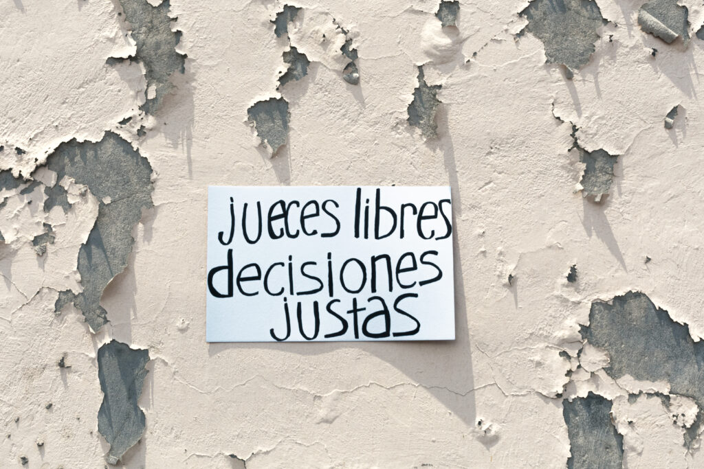 A cuidar: disciplina e independencia del Poder Judicial